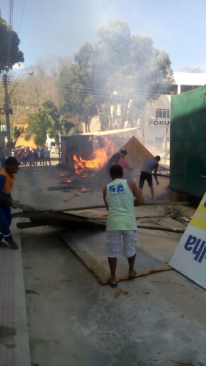 Incêndio na Praça Vicente Glazar em São Gabriel da Palha