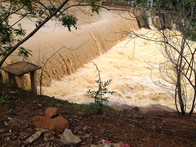 Gabrielenses comemoram a chegada da chuva