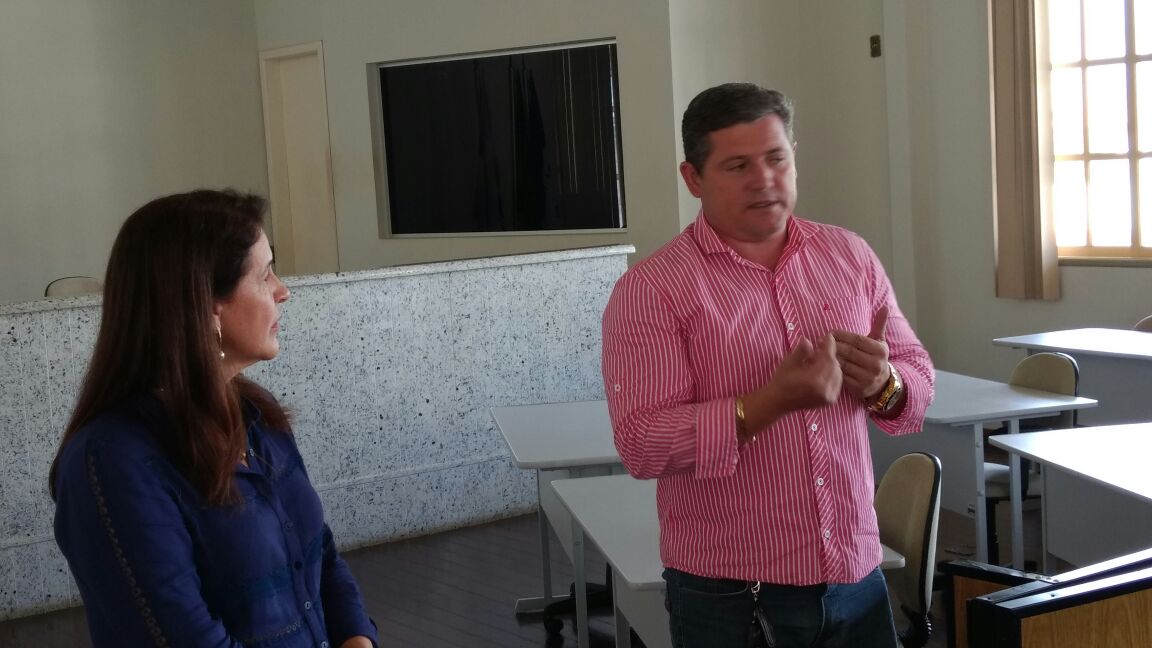 Vereadores recebem prefeita Céia Ferreira que apresentou os novos secretários municipais