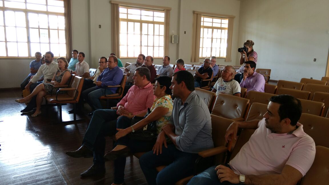 Vereadores recebem prefeita Céia Ferreira que apresentou os novos secretários municipais