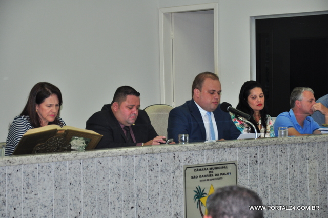 Vereadores elogiam prefeita Céia Ferreira e cobram responsabilidade das gestões dos Hospitais