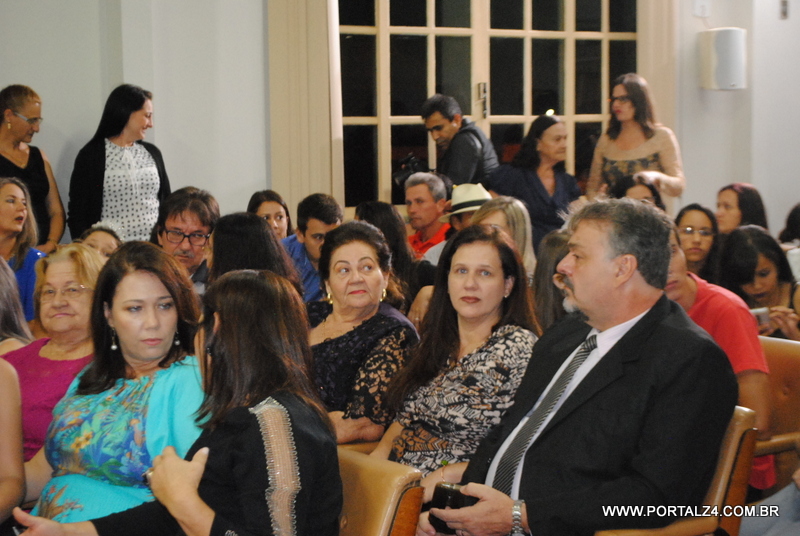 SESSÃO SOLENE DE ENTREGA DE TÍTULOS DE CIDADÃOS GABRIELENSE ACONTECEU NESTA QUINTA FEIRA (11)