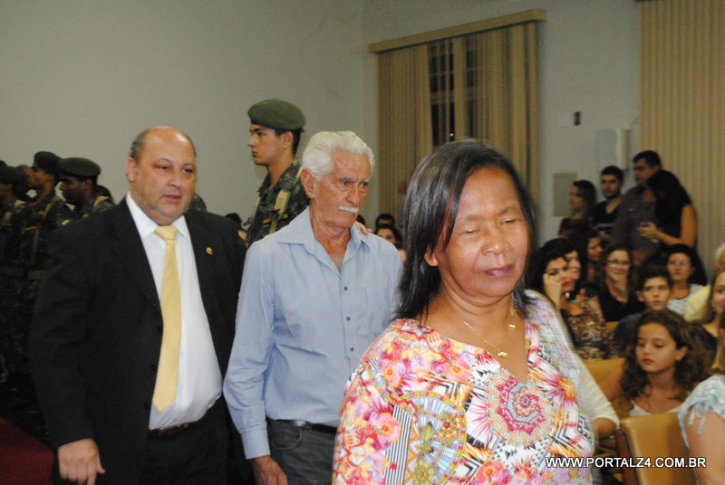 SESSÃO SOLENE DE ENTREGA DE TÍTULOS DE CIDADÃOS GABRIELENSE ACONTECEU NESTA QUINTA FEIRA (11)