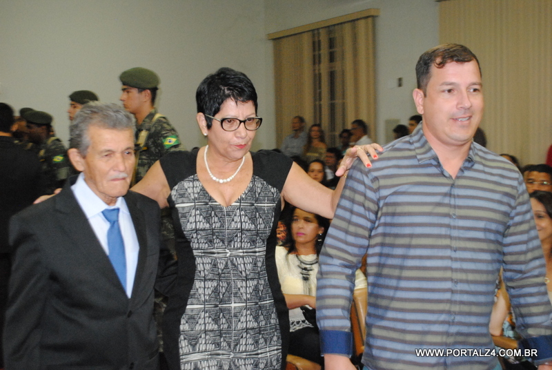 SESSÃO SOLENE DE ENTREGA DE TÍTULOS DE CIDADÃOS GABRIELENSE ACONTECEU NESTA QUINTA FEIRA (11)