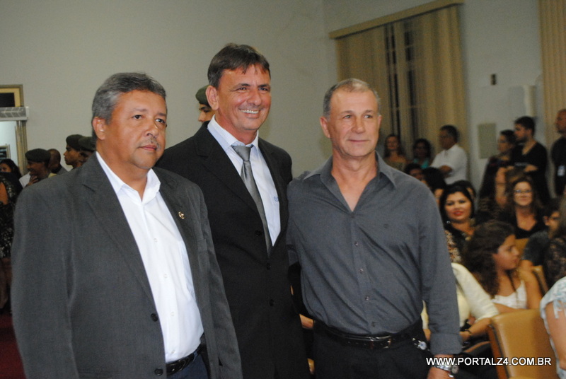 SESSÃO SOLENE DE ENTREGA DE TÍTULOS DE CIDADÃOS GABRIELENSE ACONTECEU NESTA QUINTA FEIRA (11)