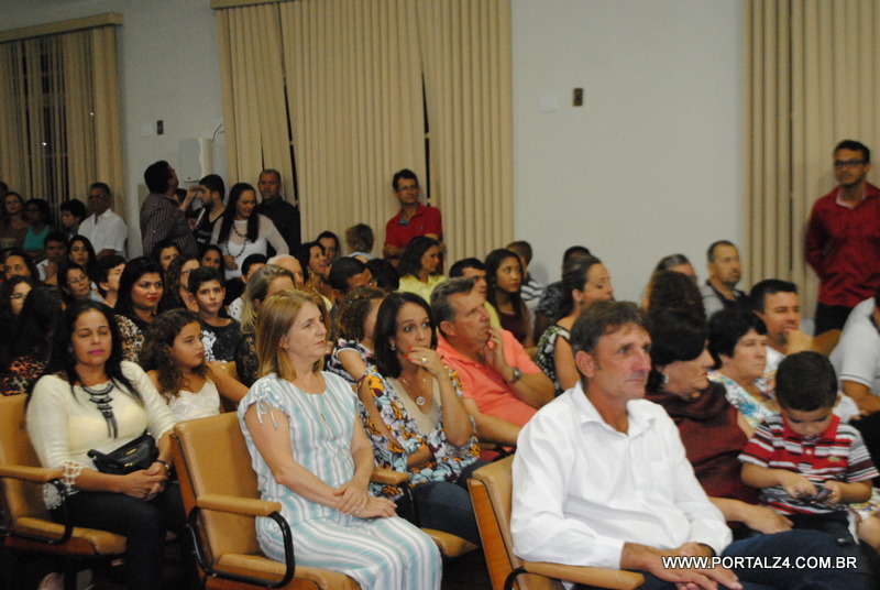 SESSÃO SOLENE DE ENTREGA DE TÍTULOS DE CIDADÃOS GABRIELENSE ACONTECEU NESTA QUINTA FEIRA (11)