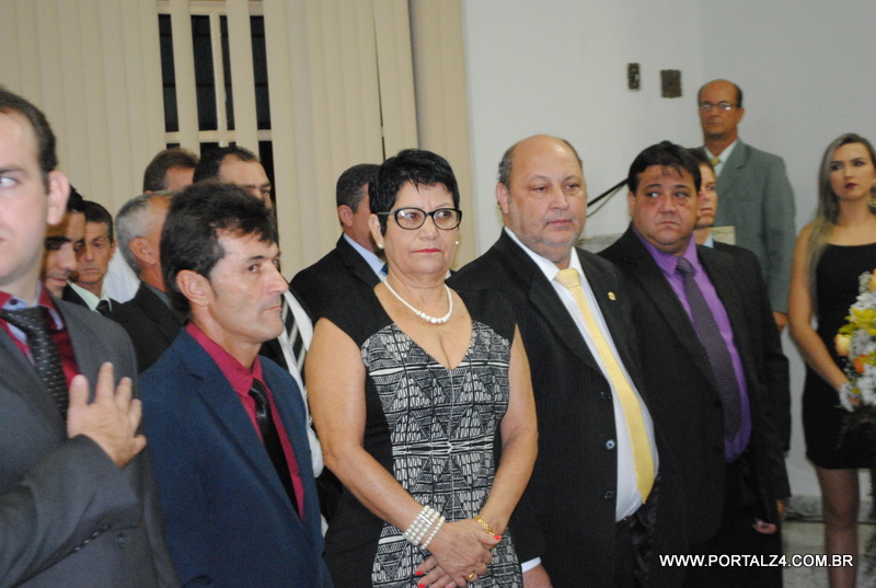 SESSÃO SOLENE DE ENTREGA DE TÍTULOS DE CIDADÃOS GABRIELENSE ACONTECEU NESTA QUINTA FEIRA (11)