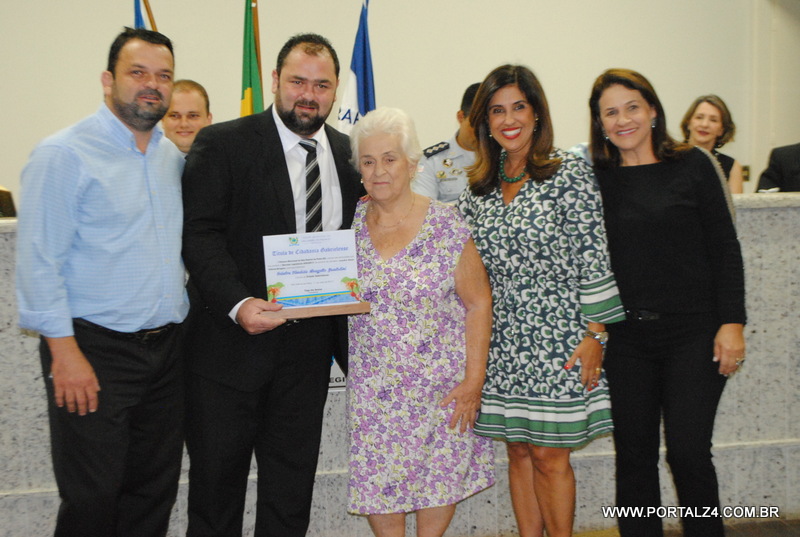 SESSÃO SOLENE DE ENTREGA DE TÍTULOS DE CIDADÃOS GABRIELENSE ACONTECEU NESTA QUINTA FEIRA (11)