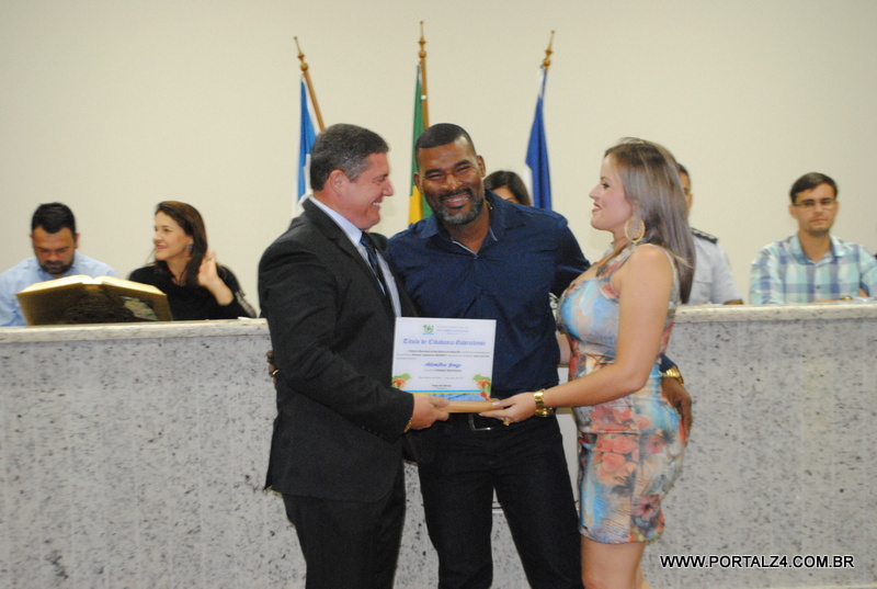 SESSÃO SOLENE DE ENTREGA DE TÍTULOS DE CIDADÃOS GABRIELENSE ACONTECEU NESTA QUINTA FEIRA (11)
