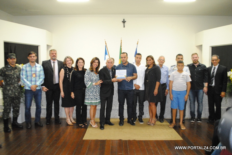 SESSÃO SOLENE DE ENTREGA DE TÍTULOS DE CIDADÃOS GABRIELENSE ACONTECEU NESTA QUINTA FEIRA (11)