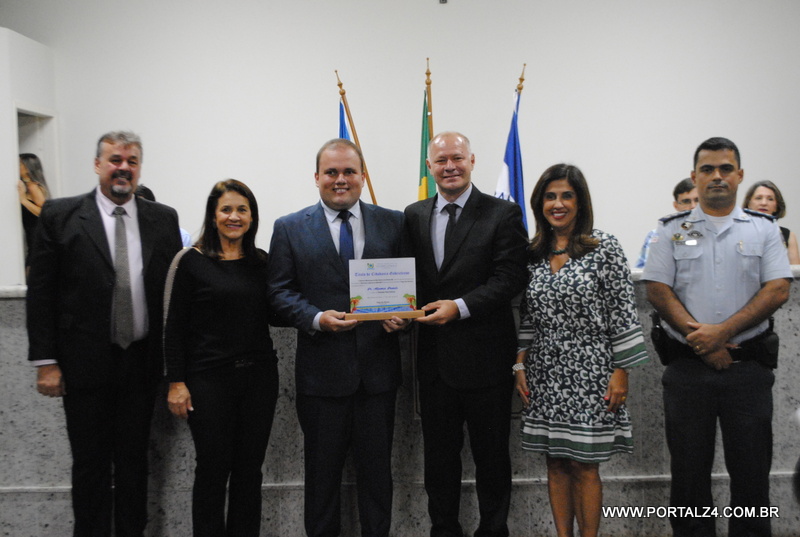 SESSÃO SOLENE DE ENTREGA DE TÍTULOS DE CIDADÃOS GABRIELENSE ACONTECEU NESTA QUINTA FEIRA (11)