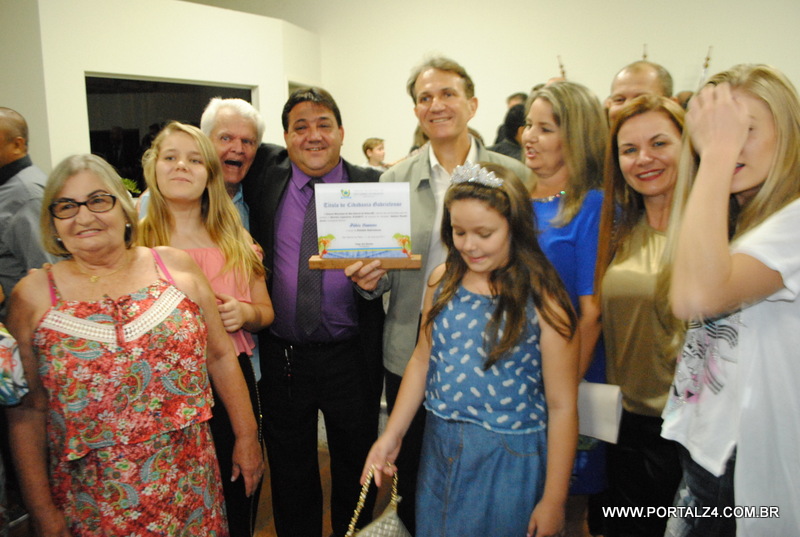 SESSÃO SOLENE DE ENTREGA DE TÍTULOS DE CIDADÃOS GABRIELENSE ACONTECEU NESTA QUINTA FEIRA (11)