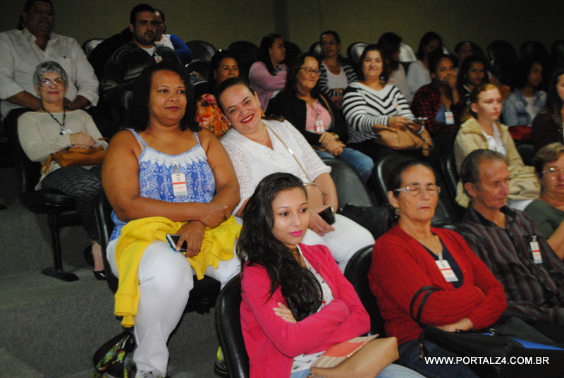Deputados receberam os funcionários do Hospital Santa Rita na Assembleia Legislativa nesta quarta feira