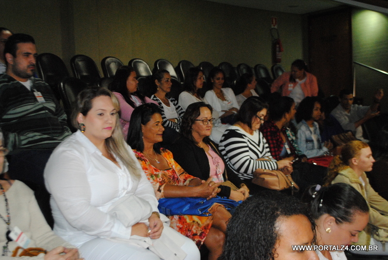 Deputados receberam os funcionários do Hospital Santa Rita na Assembleia Legislativa nesta quarta feira