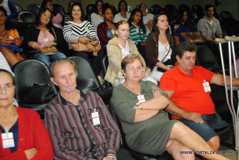 Deputados receberam os funcionários do Hospital Santa Rita na Assembleia Legislativa nesta quarta feira