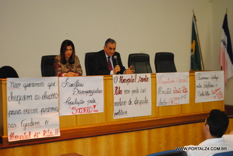 Deputados receberam os funcionários do Hospital Santa Rita na Assembleia Legislativa nesta quarta feira