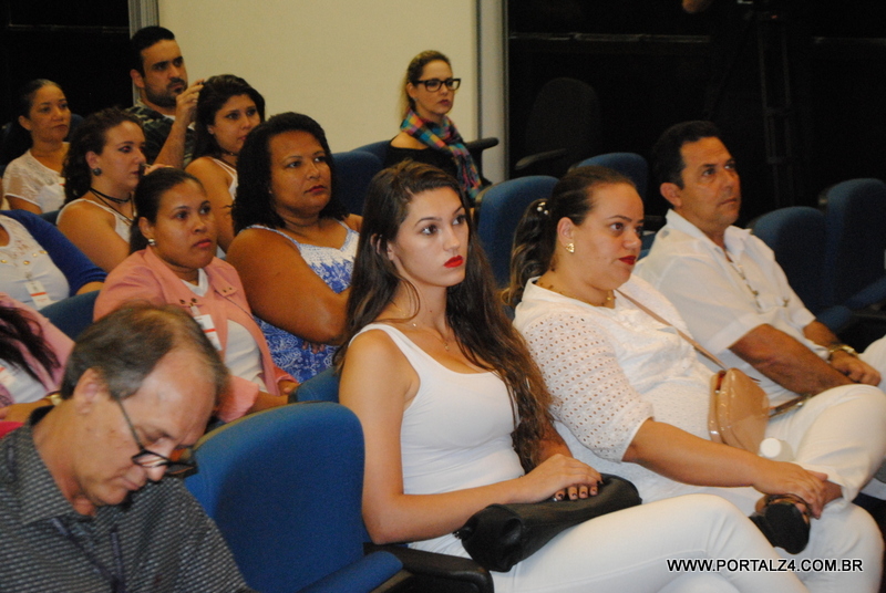 Deputados receberam os funcionários do Hospital Santa Rita na Assembleia Legislativa nesta quarta feira