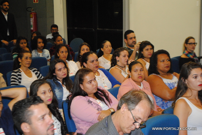 Deputados receberam os funcionários do Hospital Santa Rita na Assembleia Legislativa nesta quarta feira