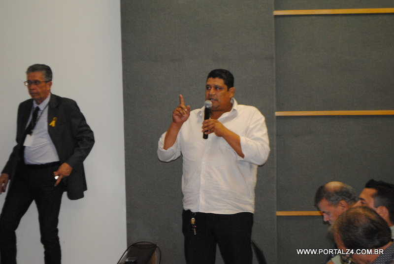 Deputados receberam os funcionários do Hospital Santa Rita na Assembleia Legislativa nesta quarta feira