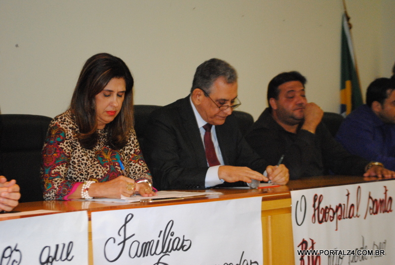 Deputados receberam os funcionários do Hospital Santa Rita na Assembleia Legislativa nesta quarta feira