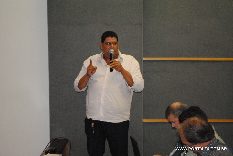 Deputados receberam os funcionários do Hospital Santa Rita na Assembleia Legislativa nesta quarta feira