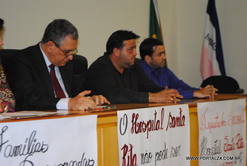 Deputados receberam os funcionários do Hospital Santa Rita na Assembleia Legislativa nesta quarta feira