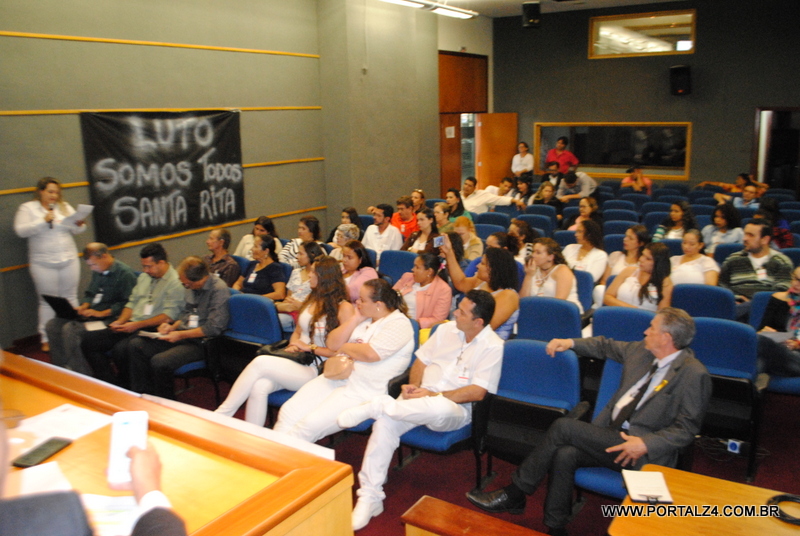 Deputados receberam os funcionários do Hospital Santa Rita na Assembleia Legislativa nesta quarta feira