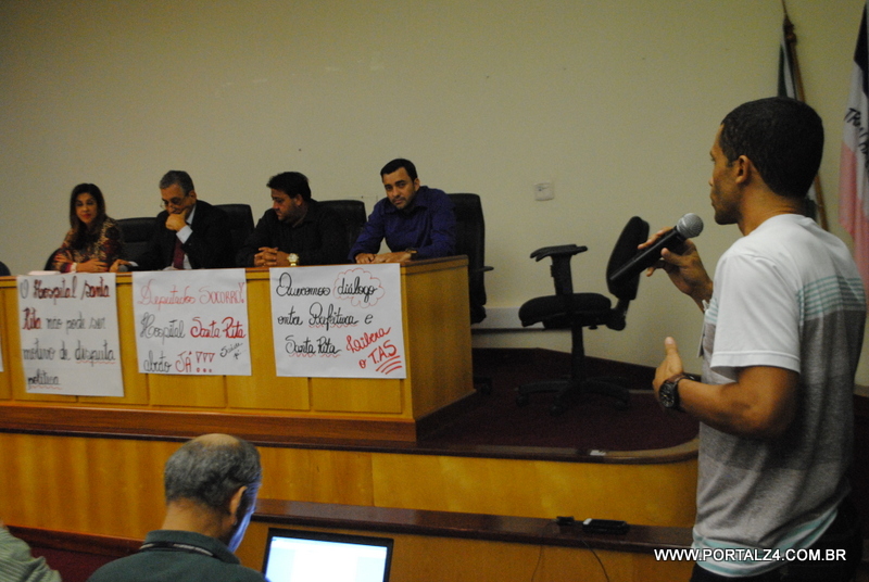 Deputados receberam os funcionários do Hospital Santa Rita na Assembleia Legislativa nesta quarta feira