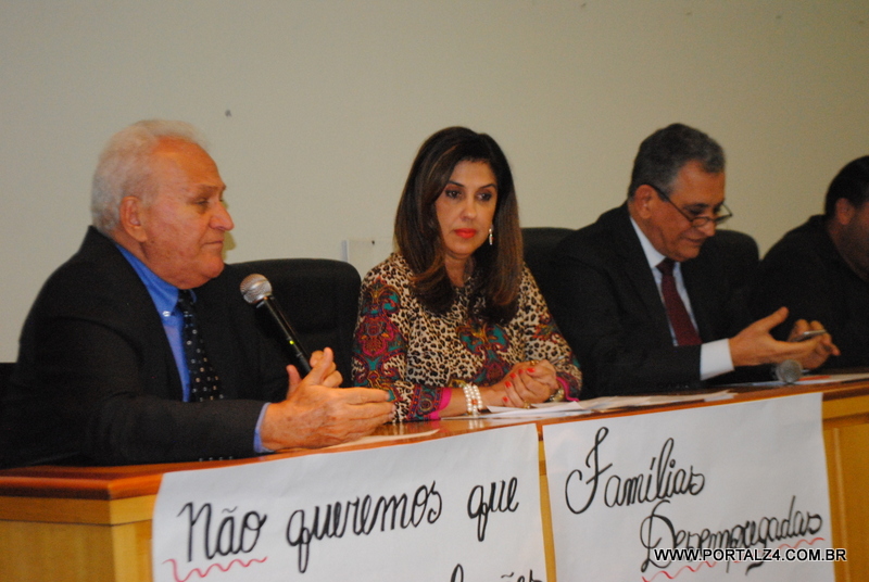 Deputados receberam os funcionários do Hospital Santa Rita na Assembleia Legislativa nesta quarta feira