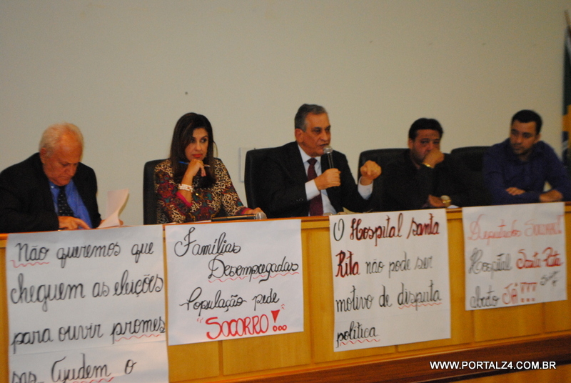 Deputados receberam os funcionários do Hospital Santa Rita na Assembleia Legislativa nesta quarta feira