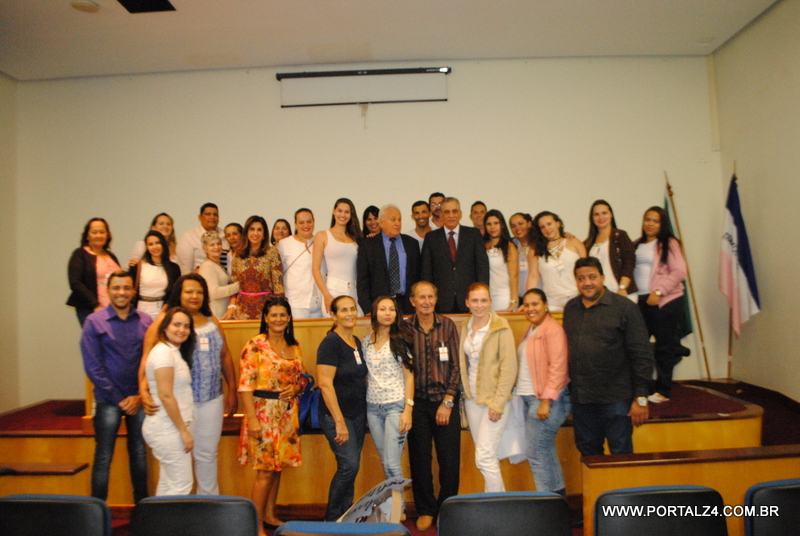 Deputados receberam os funcionários do Hospital Santa Rita na Assembleia Legislativa nesta quarta feira