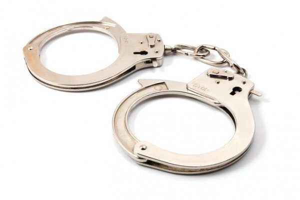 Homem é preso após tentar se masturbar dentro de ônibus