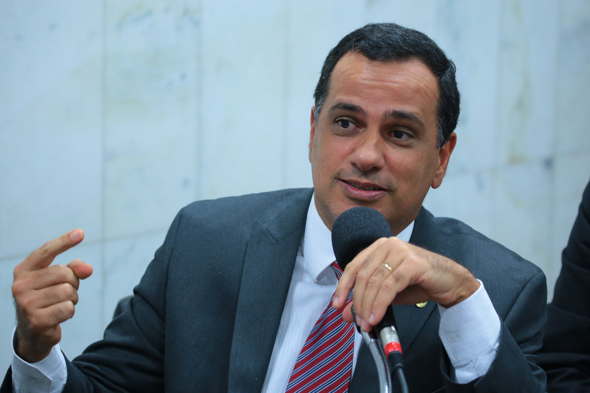 MAX FILHO cogita entrar na disputa pelo governo
