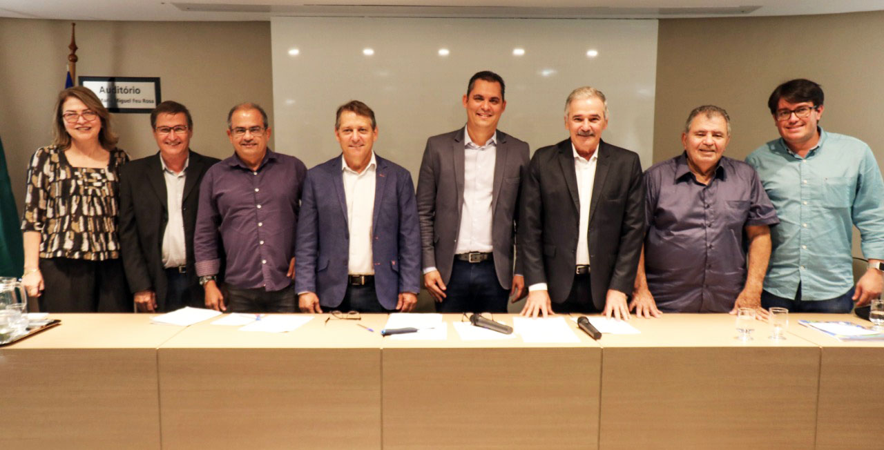 Prefeitos elegem Gilson Daniel Presidente da Amunes
