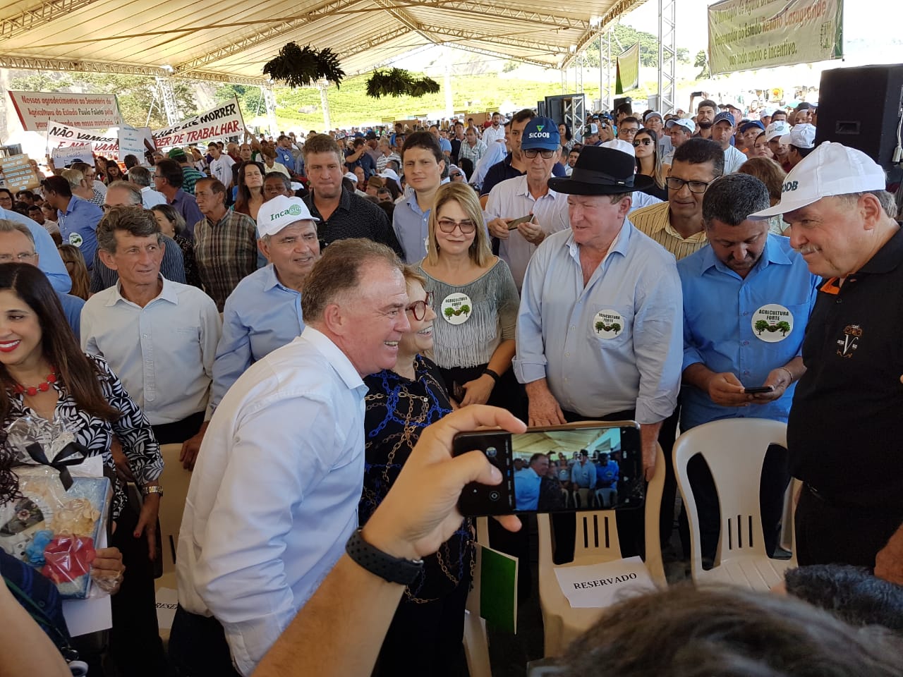 Governador Renato Casagrande e ministra da Agricultura dão início à colheita do café Conilon no Espírito Santo