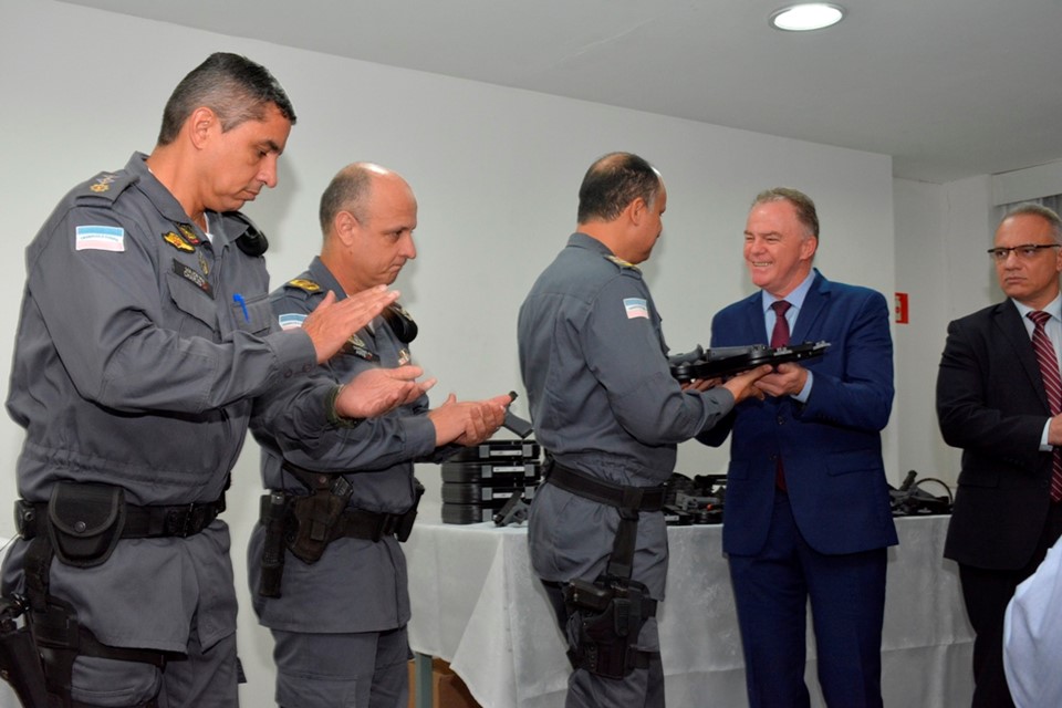 Polícia Militar recebe 2.905 pistolas Glock