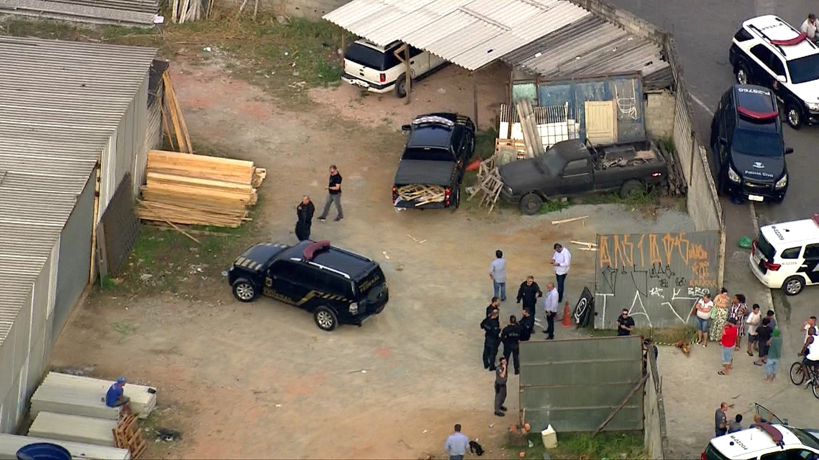 Grupo fortemente armado invade terminal de cargas de Cumbica, faz reféns e rouba ouro de carro-forte