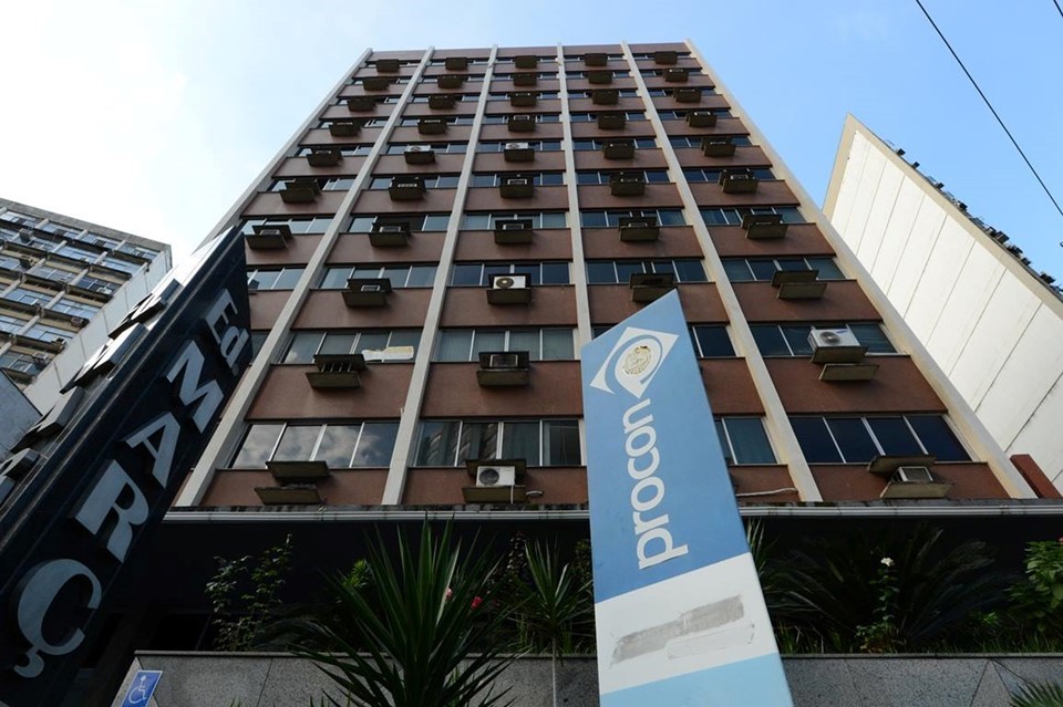 Procon-ES notifica comerciantes sobre aumento injustificado no preço de produtos