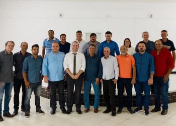 Prefeito eleito Tiago Rocha e Dr Luiz Pereira reuni com vereadores eleitos