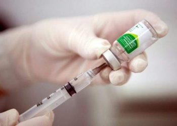 Vacina contra gripe diminui risco de efeitos graves da covid-19