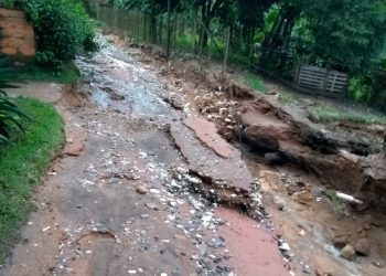 CHUVA FORTE CAUSA DESTRUIÇÃO EM CIDADE NO SUL DO ESTADO