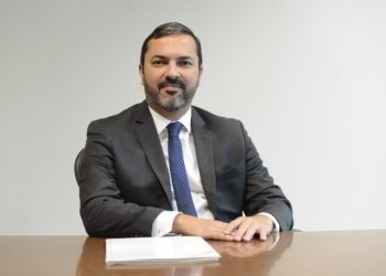 Tyago Hoffmann abre mão da disputa pela presidência da Assembleia