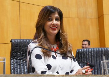Deputada Raquel Lessa toma posse para seu terceiro mandato de deputada estadual e garante foco na atuação voltada para os municípios