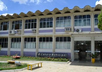 Câmara de Nova Venécia vai votar aumento de mais de 70% no salário dos vereadores e 13º