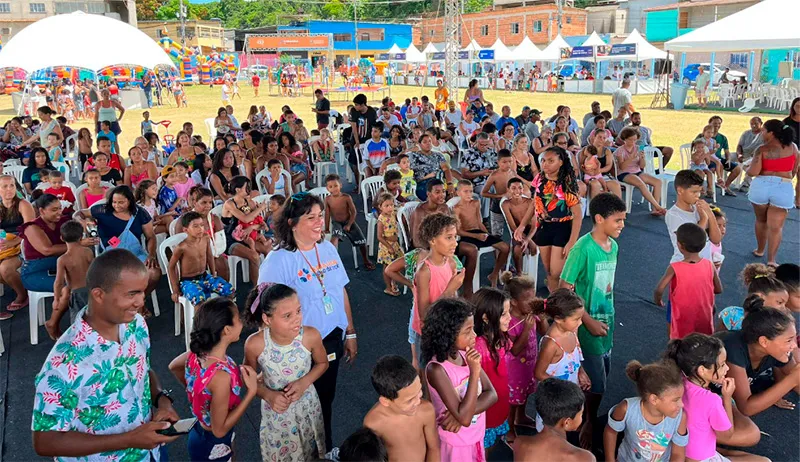 Moradores do bairro Flexal II em Cariacica recebem ação social da prefeitura
