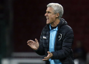 Luís Castro deixa o Botafogo e assume desafio milionário no Al Nassr