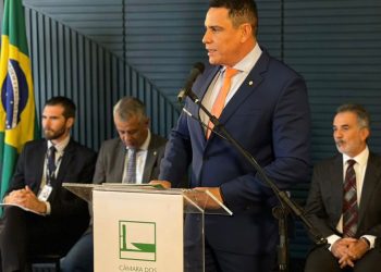 Da Vitória presidi reunião que discutiu assuntos sobre a Reforma Tributária junto com a FrenCOEMX