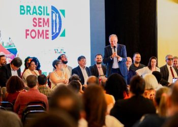 Espírito Santo assina o Plano Brasil Sem Fome durante a 15ª Conferência Estadual de Assistência Social