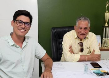 Deputado Mazinho dos Anjos ao lado do tio, prefeito Enivaldo dos Anjos anunciam apoio ao esporte para 2024