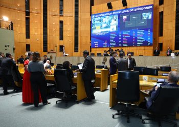 Deputados do ES querem homenagear médico que morreu no RS
